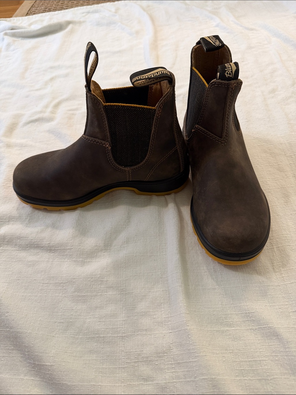 Blundstone Brown Chelsea Ankle Boots with Tan Outsole